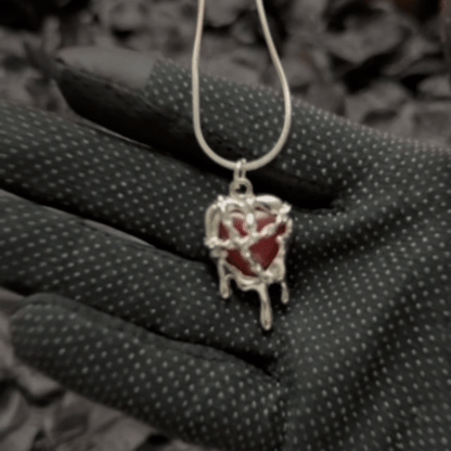 Nyxaltis - Heart Necklace